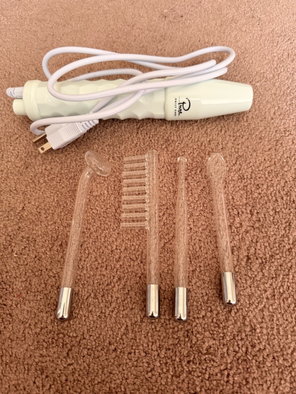 Pore-fect High Frequency Facial Wand with 4 Glass Electrodes - Cream